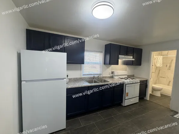 2833 Stevenson St, Gary, IN 46406