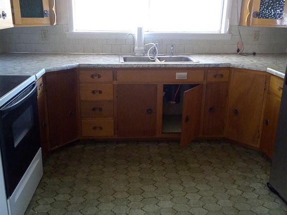 4th image of 417 N 3rd St