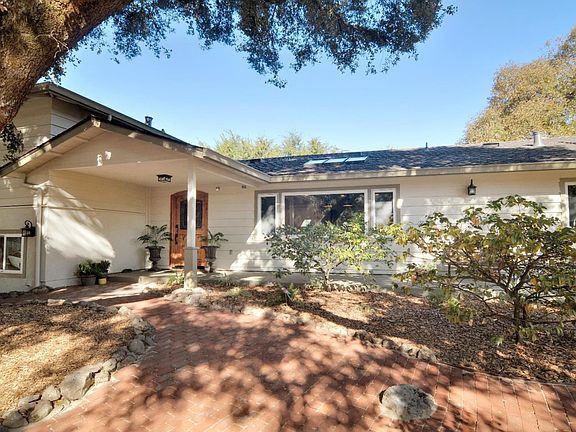 3rd image of 21685 Dorothy Way