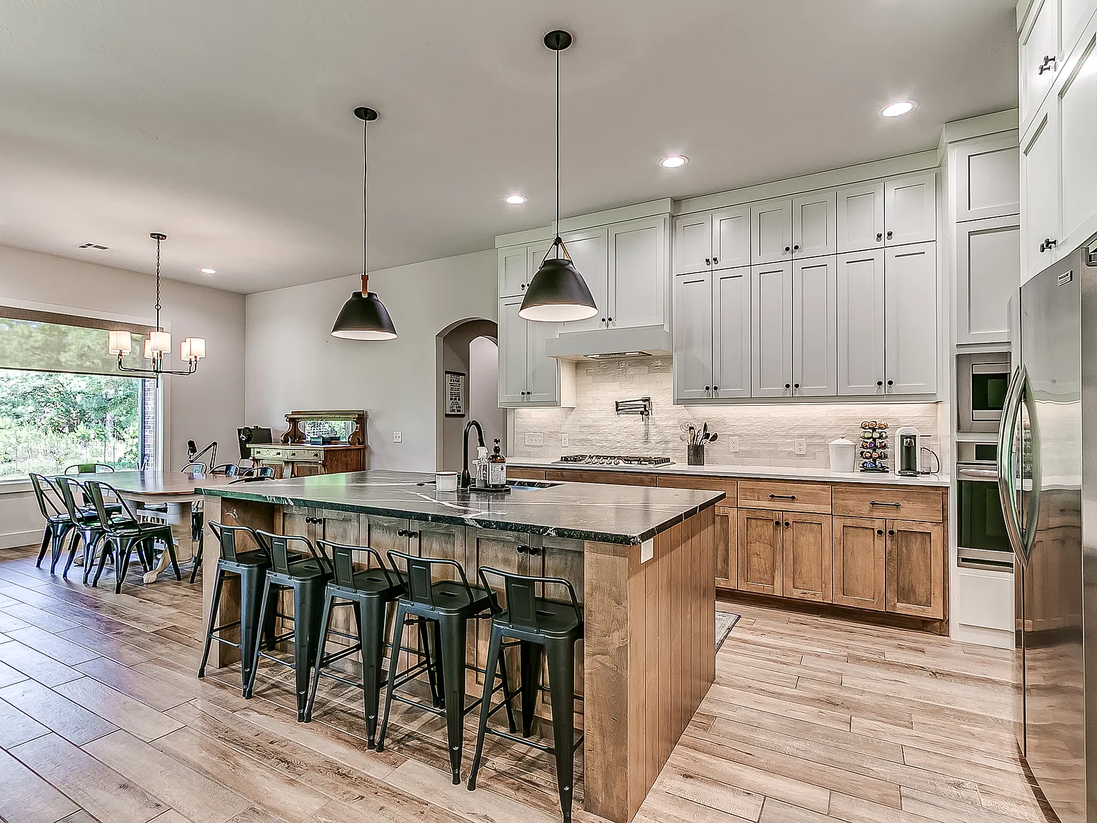 4 bed, 3.5 bath, 2964 sqft, $3,500 — Photo 3