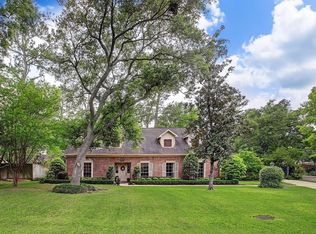 935 Deepwell Ln, Houston, TX 77024