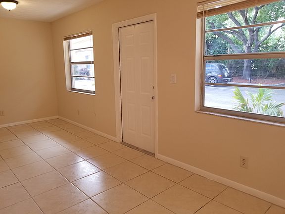 5th image of 2308 Monroe St APT 2