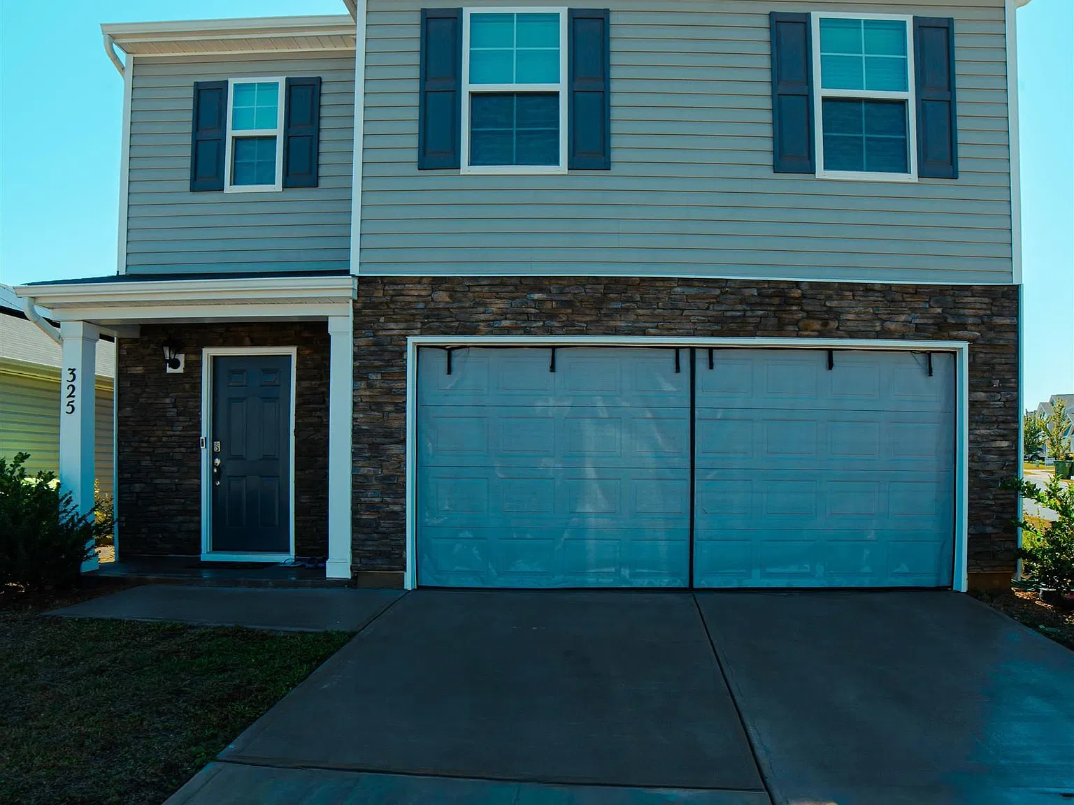 5 bed, 2368 sqft, $2,250 — Photo 1