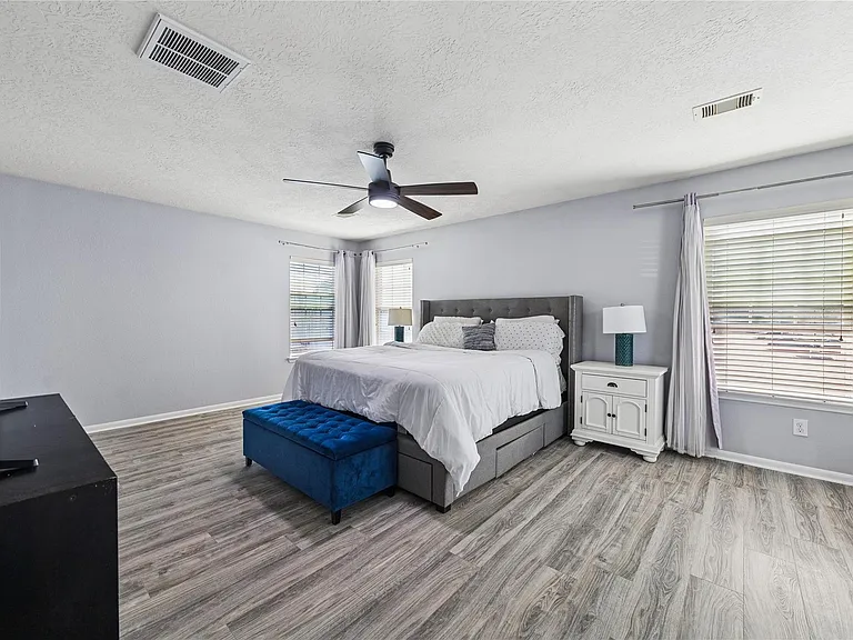 12223 Windsor Bay Ct — Photo 18