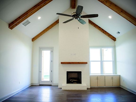 4th image of 209 Thistle Ln