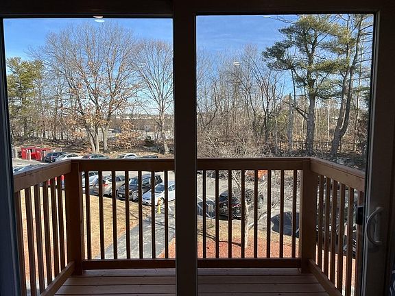 3rd image of 2 Lancelot Ct APT 24