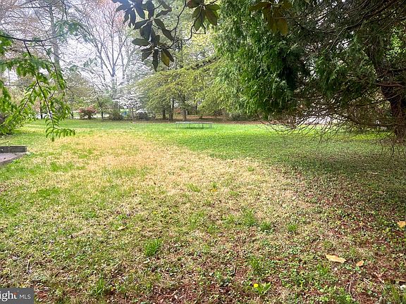 4th image of 2465 Flint Hill Rd