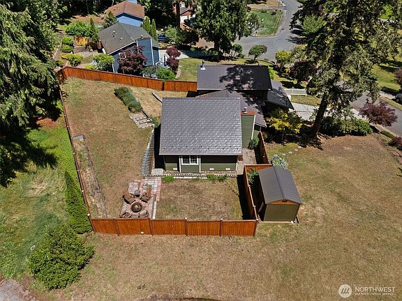 4th image of 3963 Fischer Park Avenue NE