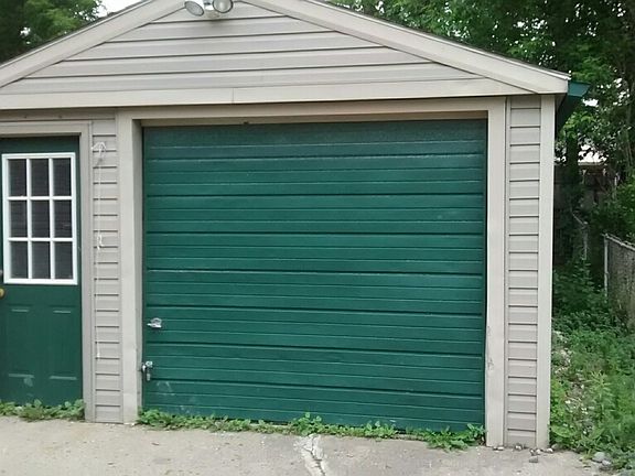 3rd image of 3832 Coolidge Hwy