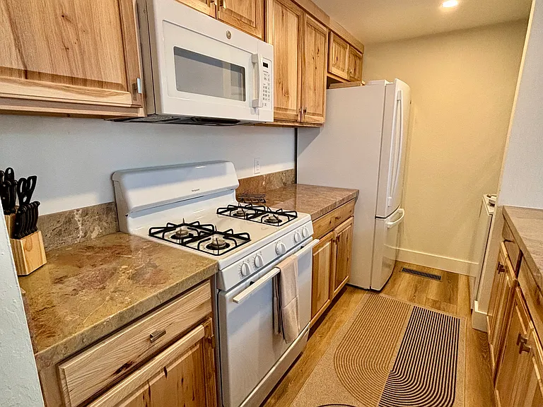 3101 Lake Forest Rd — Photo 5