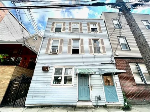 319 5th St, Union City, NJ 07087