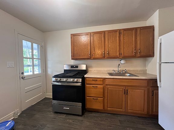 3rd image of 8 Ryckman Ave Unit 2