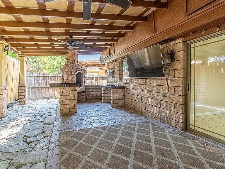 919 Hill Country Rd — Photo 15