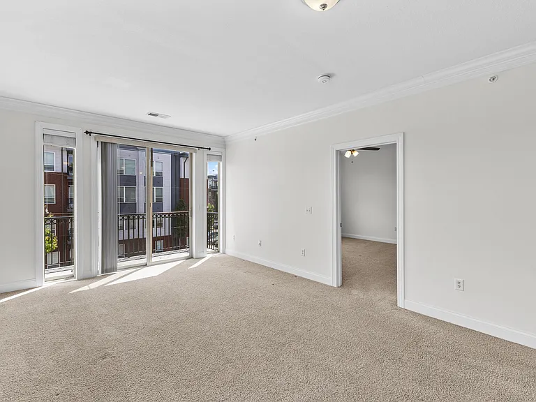 936 Perry St #304 — Photo 24