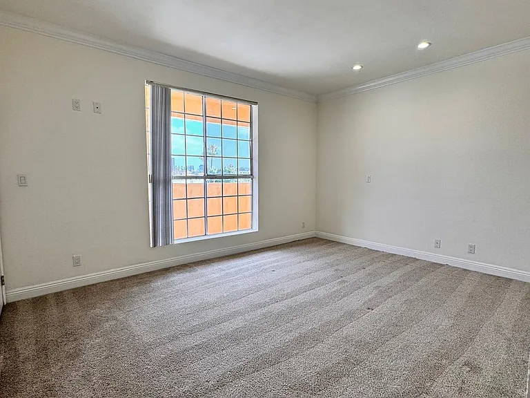 11812 Gorham Ave #Penthouse 1 — Photo 26