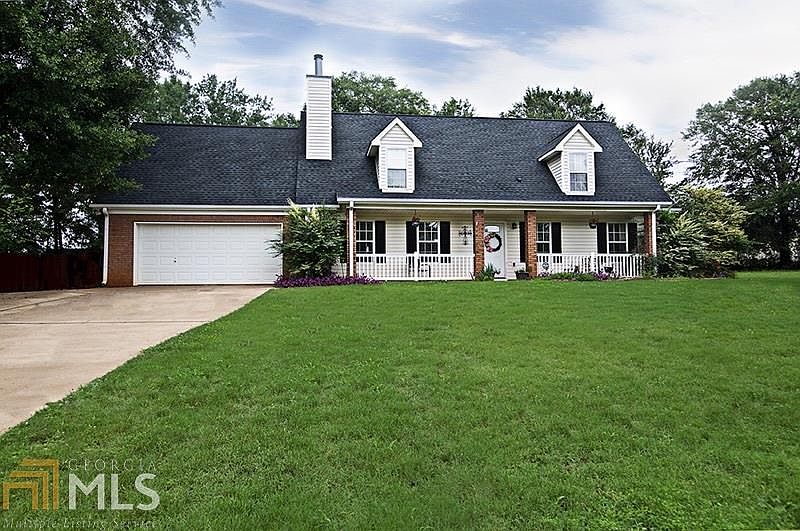 1st image of 302 Lyman Ct