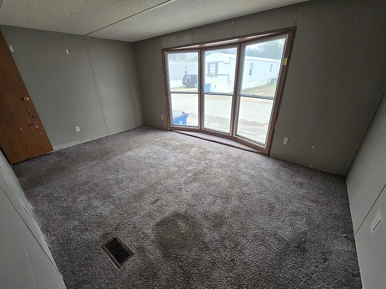 640 Nisbet St #25 — Photo 4