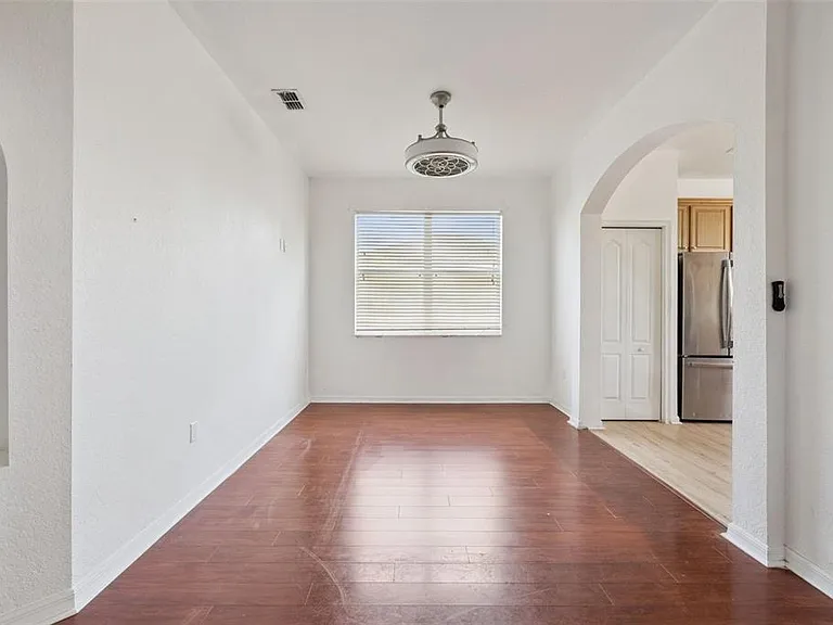 7055 Heatherbrook Dr — Photo 10