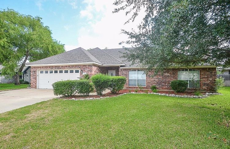 1st image of 2905 Oakbrook Ct