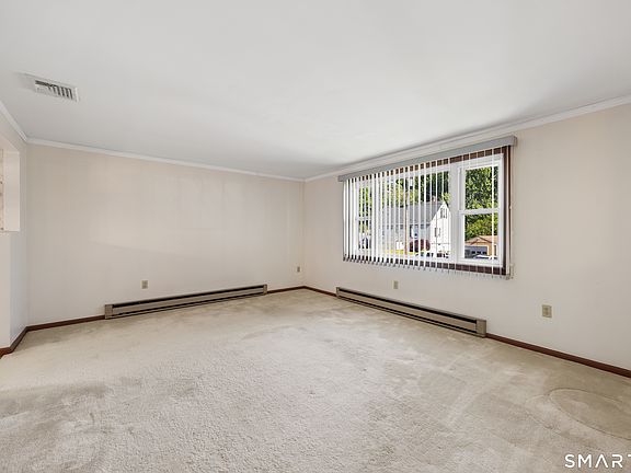 4th image of 39 Munson Avenue