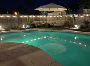 909 Elizabeth Ln, Shalimar, FL 32579