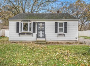 211 S Fruitport Rd, Spring Lake, MI 49456