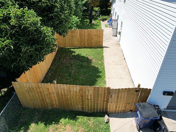 3rd image of 161 S 4th St #B