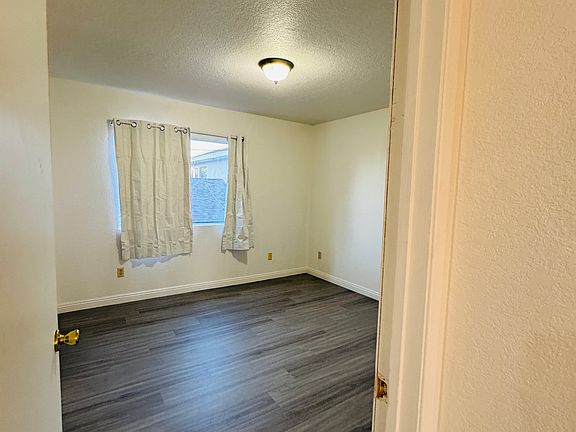 3rd image of 1702 N Wilmington Blvd #2