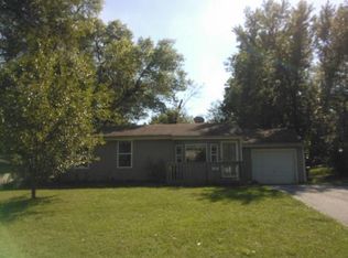 805 NE 62nd St, Kansas City, MO 64118
