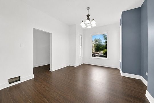 3rd image of 7740 S Lowe Ave