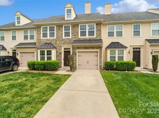 9618 Springholm Dr, Charlotte, NC 28278