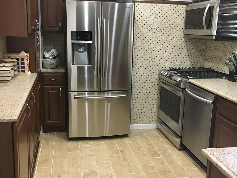 574 E 3rd St #1 — Photo 5