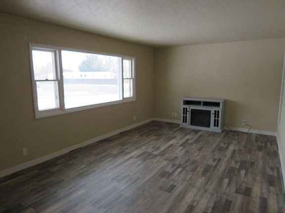 4th image of 5 S Crestwood Dr