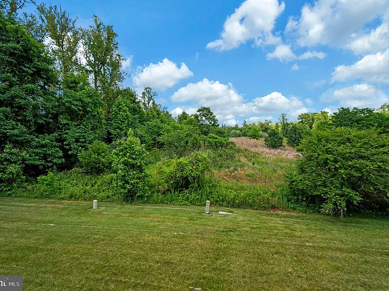 104 Stingray Ct — Photo 43