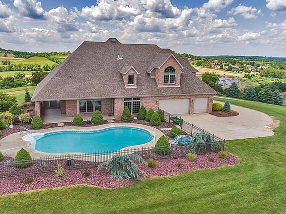 2nd image of 330 Brooke Madison Ln