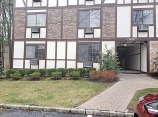901 Thoreau Ct #901, Mahwah, NJ 07430