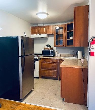 5th image of 180 Highland Ave APT 3B