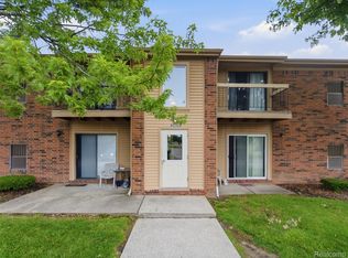34670 Clarkson Dr W, Fraser, MI 48026