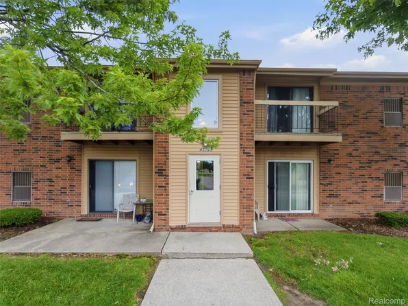 34670 Clarkson Dr W, Fraser, MI 48026