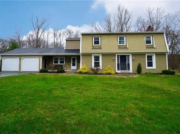 40 Kennedy Blvd, Lincoln, RI 02865