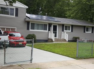 5 Charles Ave, Manchester, NJ 08759