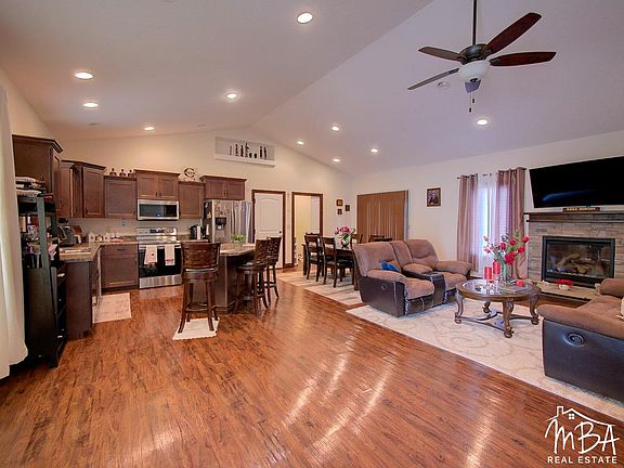 5th image of 4021 Cypress Dr