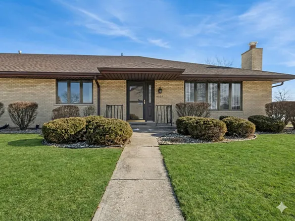 16135 Pine Dr #0, Tinley Park, IL 60477