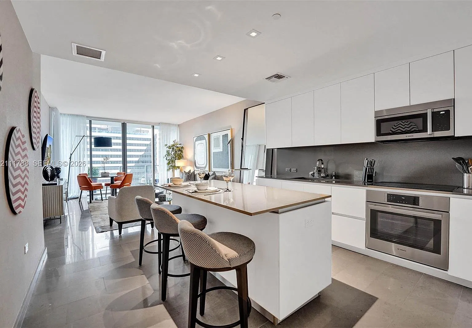 Rise Condo — Photo 3