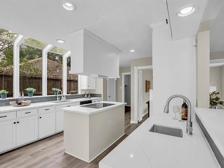 8206 Debbie Gay Dr — Photo 18