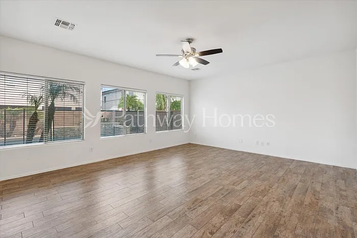 17762 W Watson Ln — Photo 8