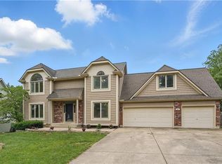 809 NE Jamestown Ct, Blue Springs, MO 64014