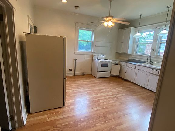4th image of 422 Piedmont Ave