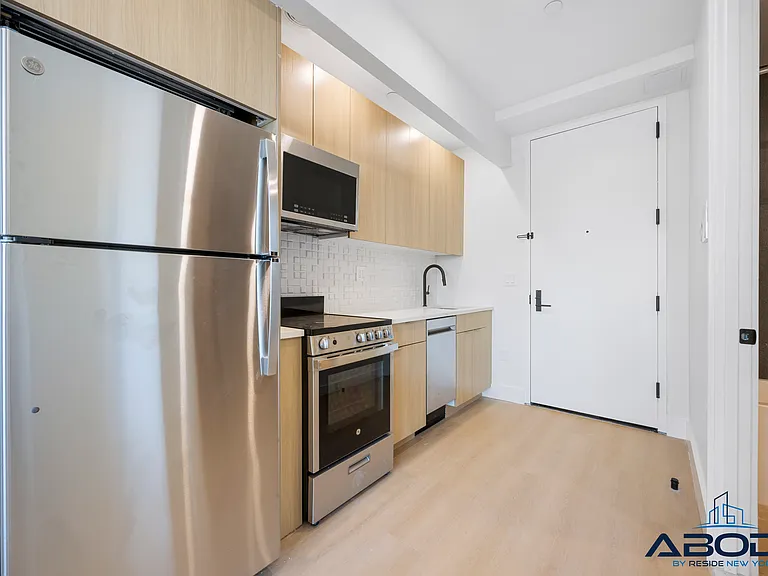 102 E 53rd St #4C — Photo 8