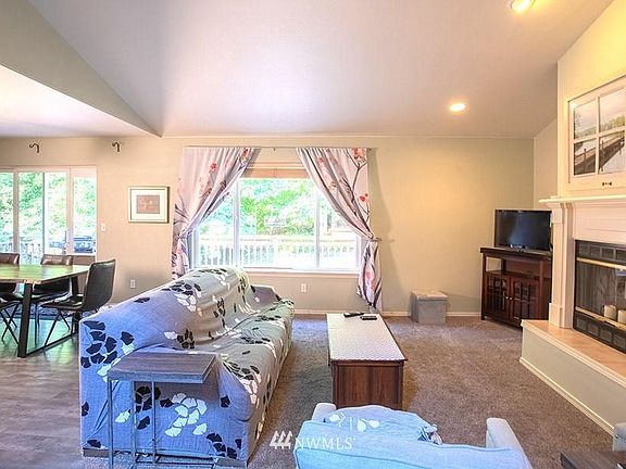 3rd image of 24155 Madura Dr NE